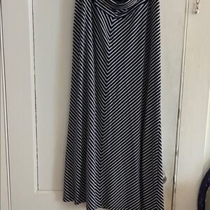 Old Navy Black and White Chevron A-Line Skirt